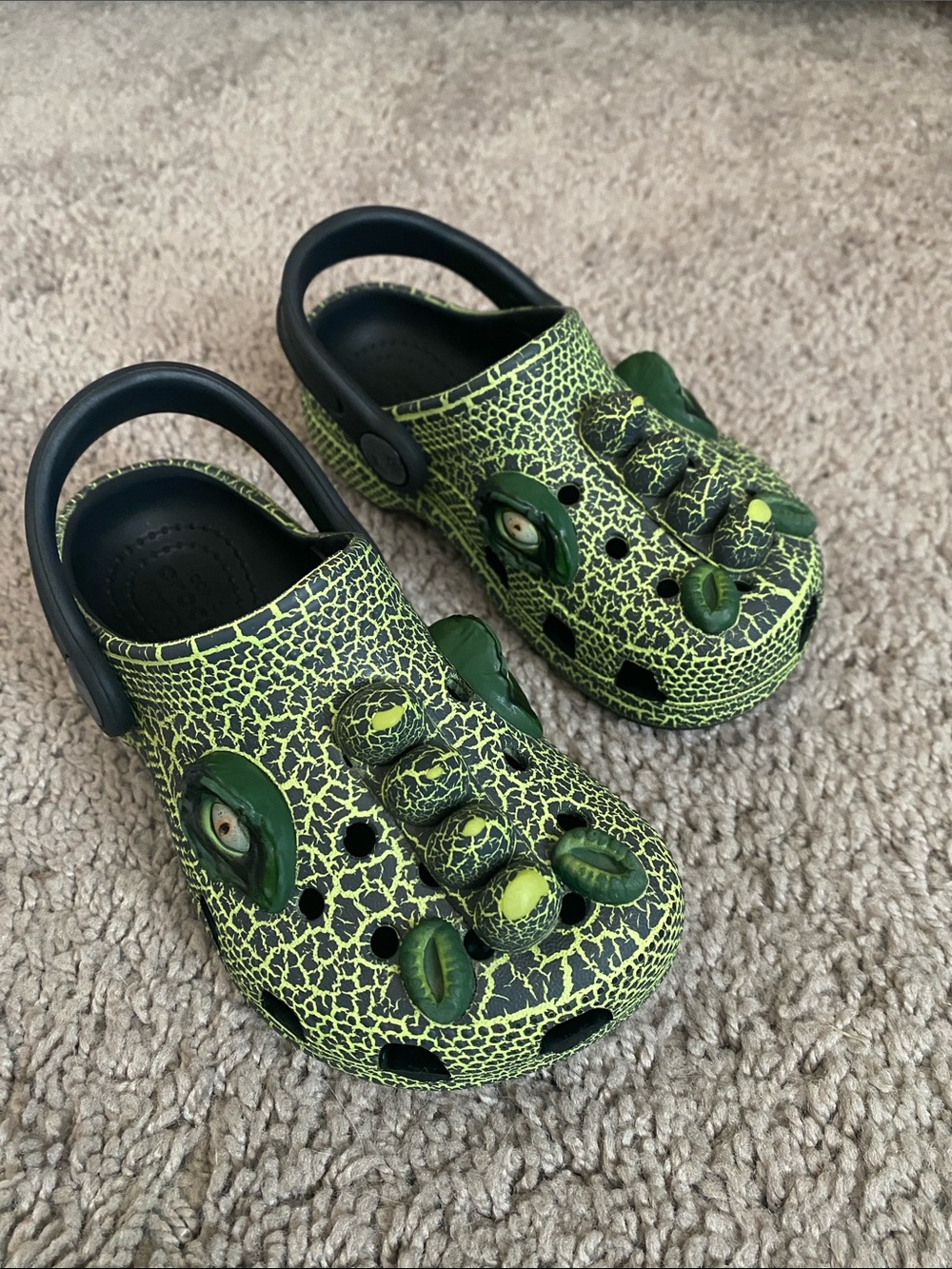 Limited edition Green CROCS I am scary Dino clogs size C9